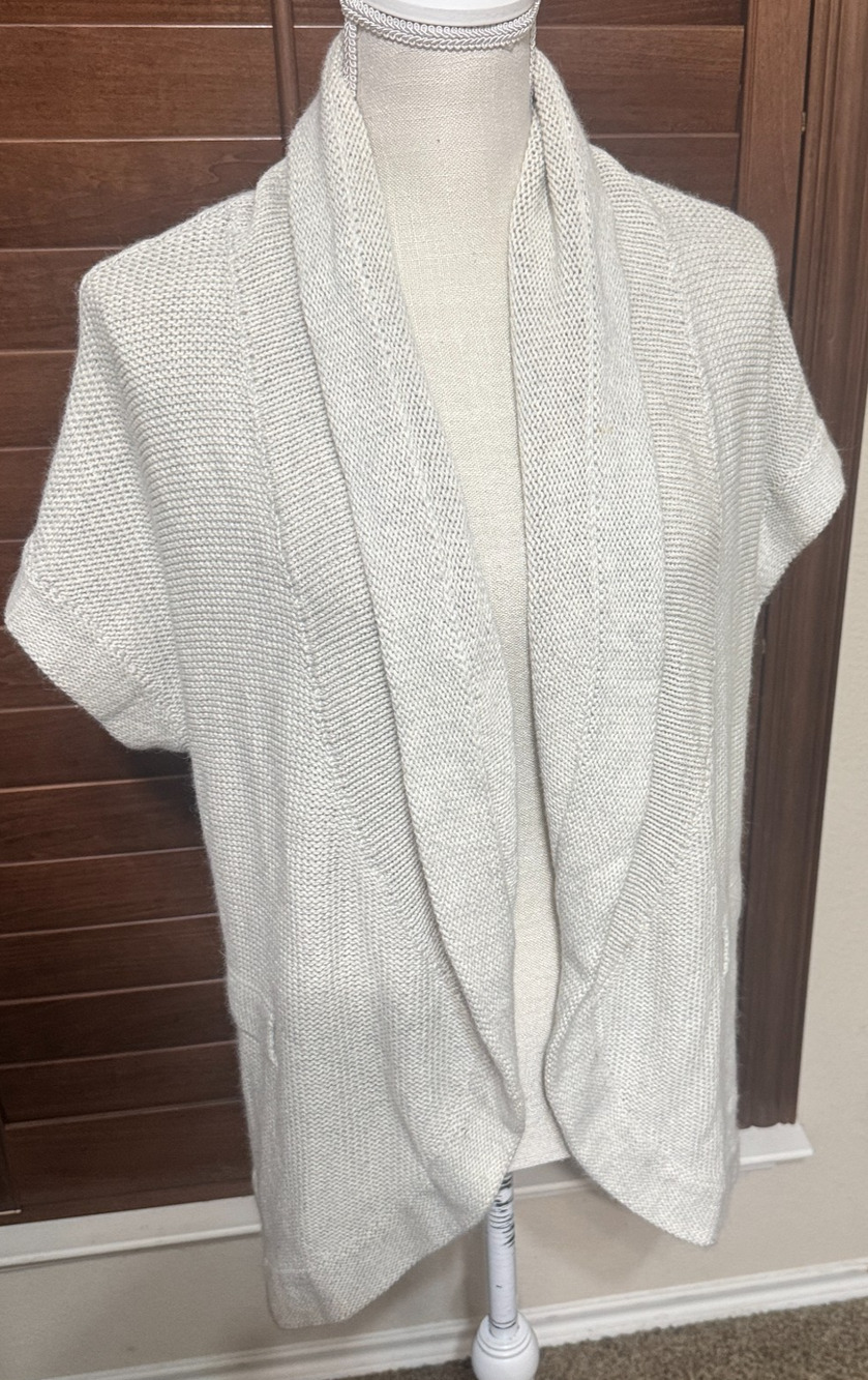 Ann Taylor Loft Lounge Cashmere Blend Open Cardigan sz M Cream short sleeves